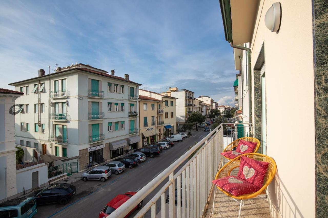 Appartamento Foscolo Viareggio Esterno foto